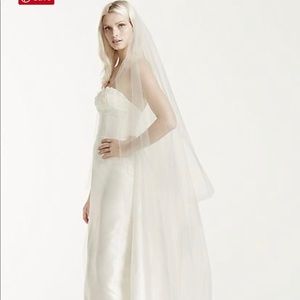 BRAND NEW Two-tier Vera Wang Cathedral Veil
